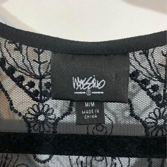 WOMAN’S sheer lace cap sleeve blouse. Black. Size medium. New condition - Picture 3 of 7